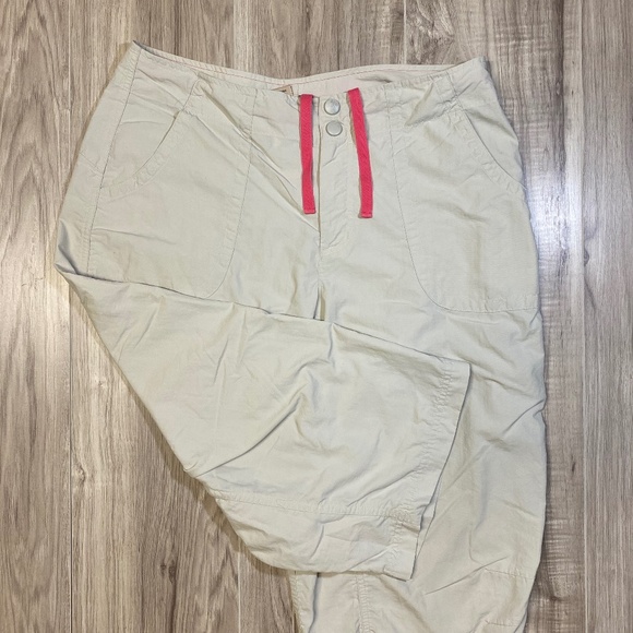 L.L. Bean Pants - L.L. Bean Sunsmart Nylon Capris - 12R